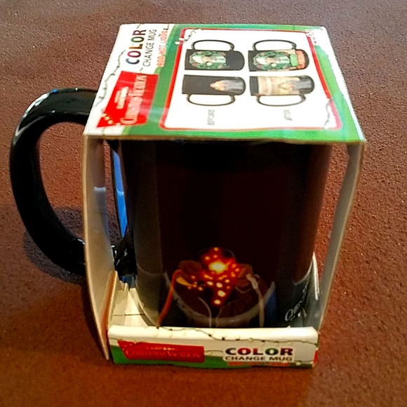 🎄NIB. National Lampoon's Christmas Vacation Color Changing Mug - Picture 2 of 3